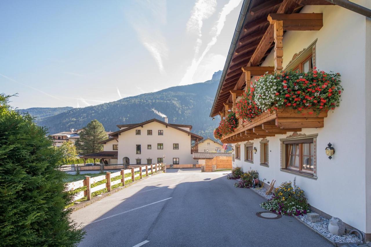 Gaestehaus Rettenbacher Fulpmes Exteriér fotografie