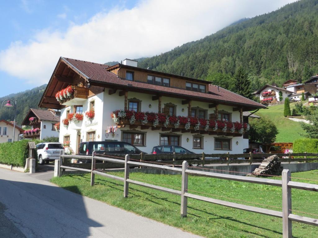 Gaestehaus Rettenbacher Fulpmes Exteriér fotografie